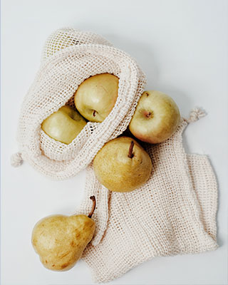 Foto von Äpfeln in wiederverwendbaren Stoffbeutel